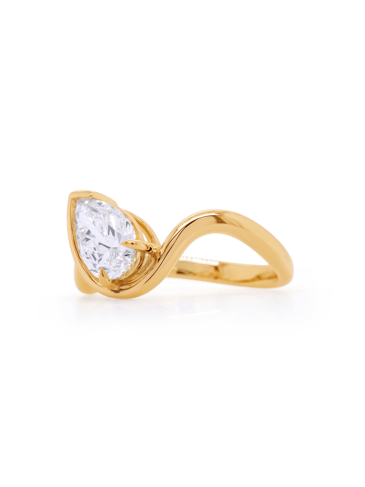 Lab Grown 1.51ct Pear Cut Diamond Ring in 9 Carat Yellow Gold