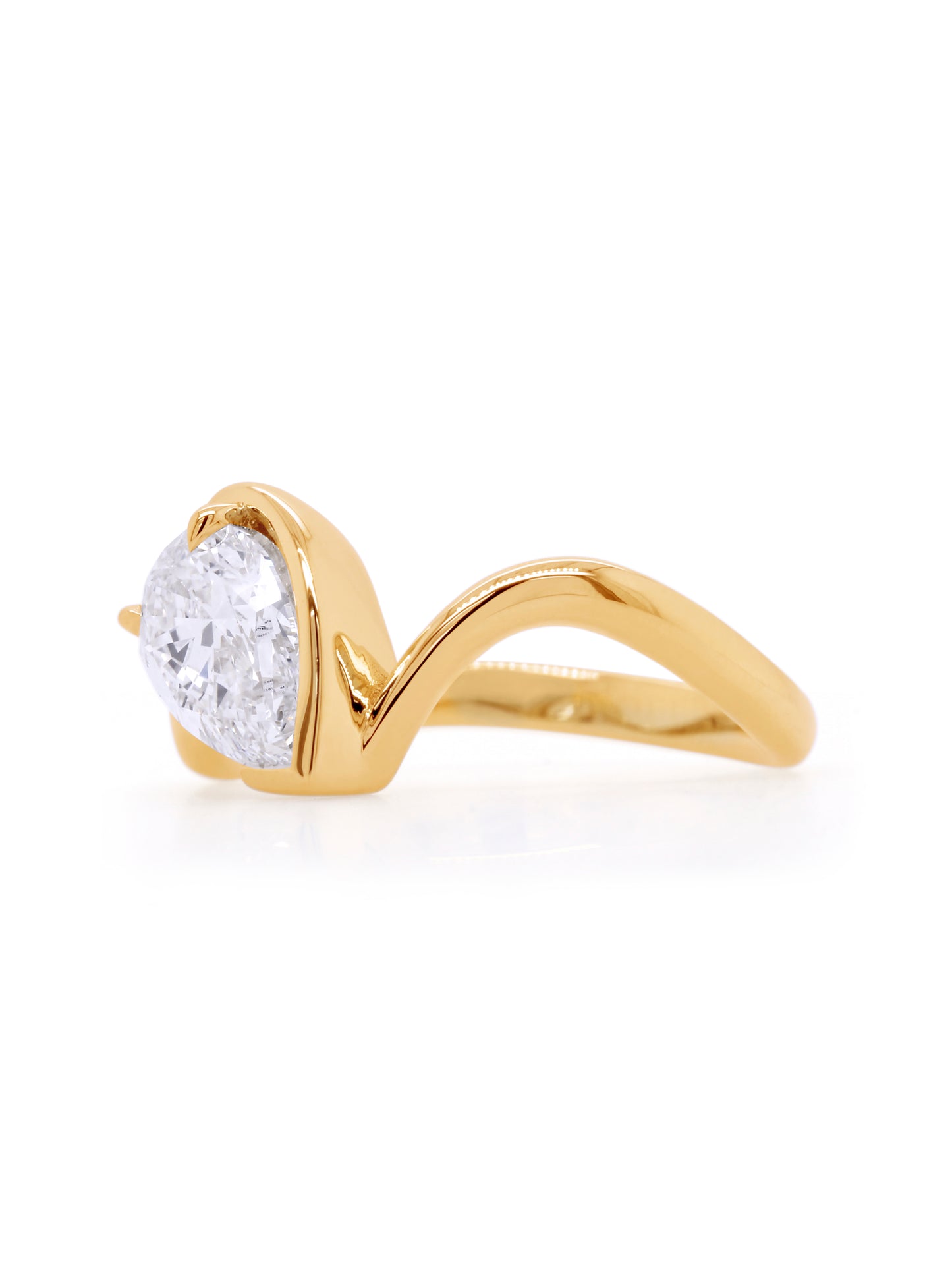 Lab Grown 1.51ct Pear Cut Diamond Ring in 9 Carat Yellow Gold