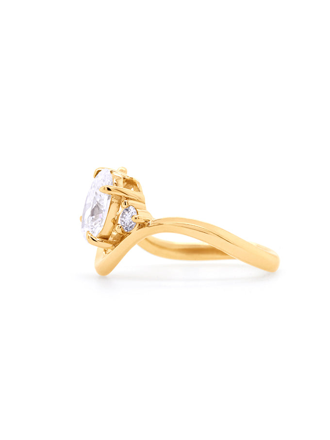 Lab Grown Diamond 1.52ct Oval Cut & 0.10ct RBC, 9K Yellow Gold Ring.