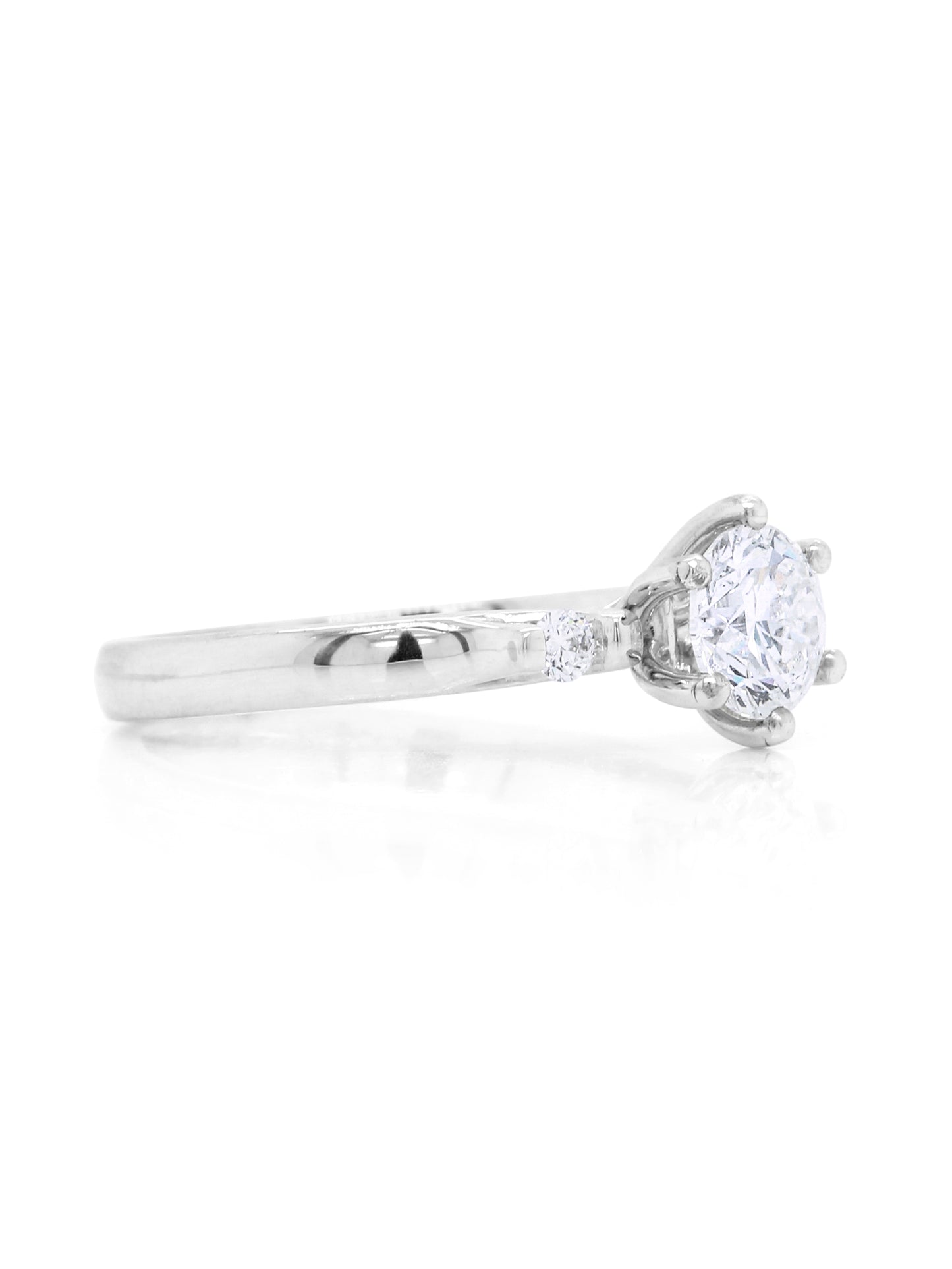 Stunning Diamond Ring in 18 Carat White Gold, T=0.81ct