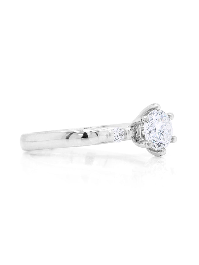 Stunning Diamond Ring in 18 Carat White Gold, T=0.81ct