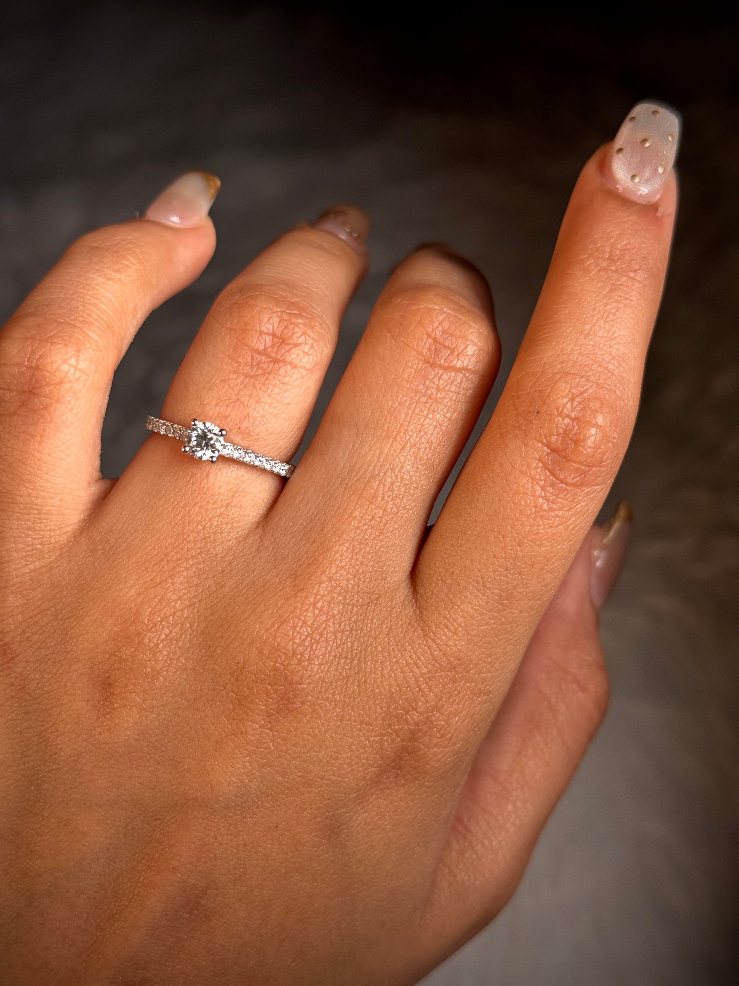 18 Carat White Gold Solitaire Diamond Ring, T= 0.76ct.