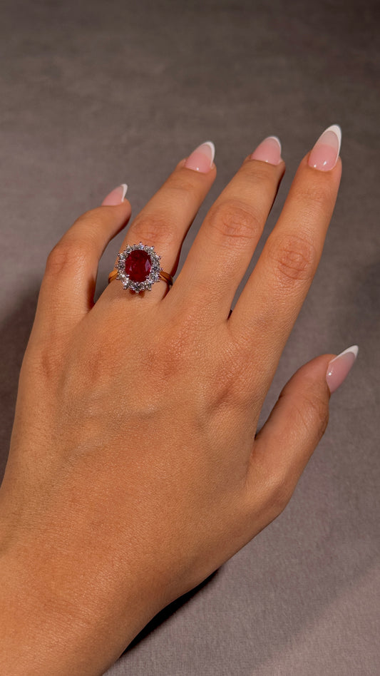 Maginificent 18 Carat Yellow Gold Ladies Ruby & Diamond Ring.