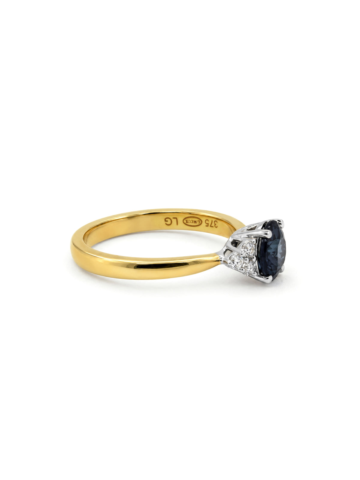 Natural Sapphire & Lab Grown Diamond Ring, 9K Yellow Gold.