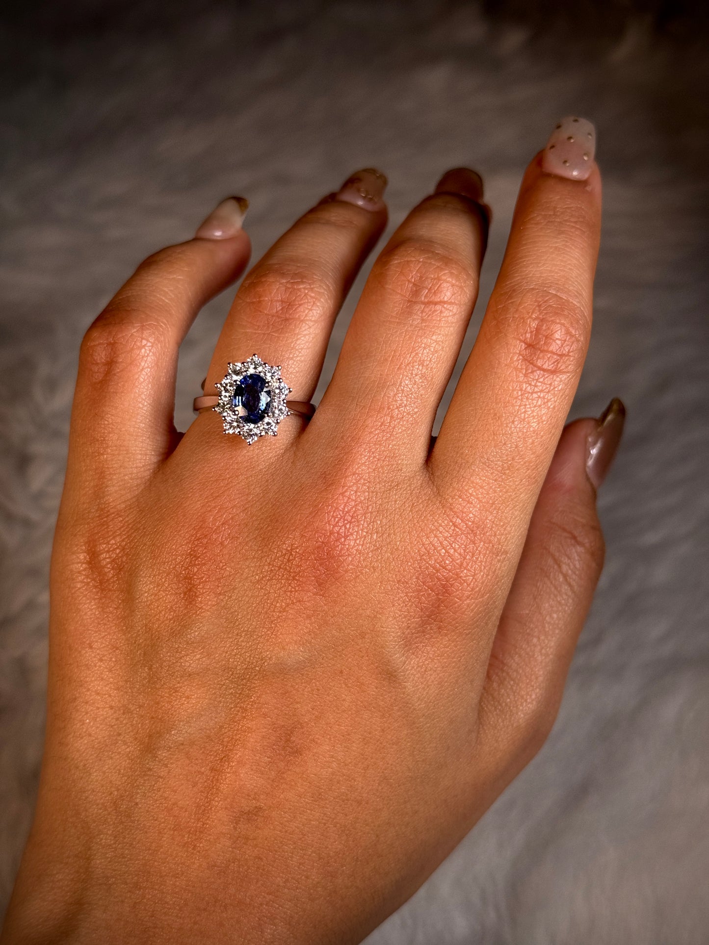 Sapphire Oval 8.05x5.9mm 1.32ct, T=0.94ct Diamond Ring, 18K White Gold