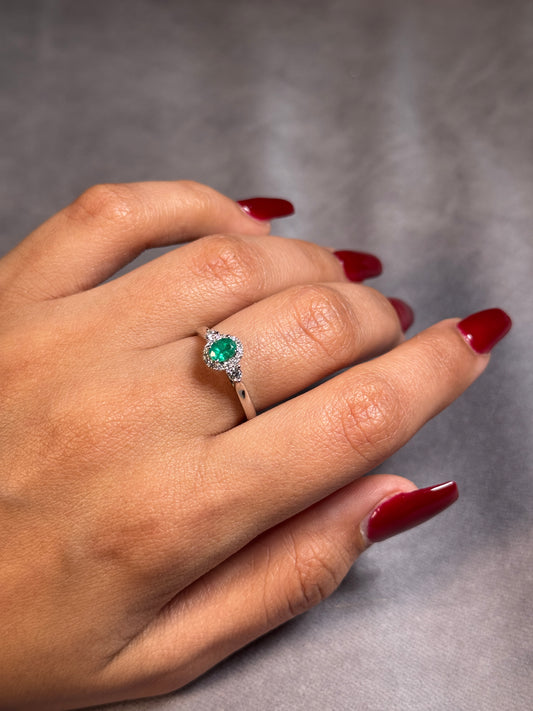 Emerald & Diamond Cluster Ring in 9 Carat White Gold.