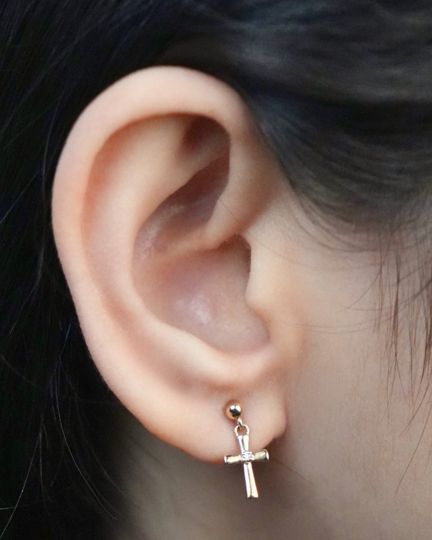 Diamonds=0.015GSI 9K Yellow Gold cross, stud drops.