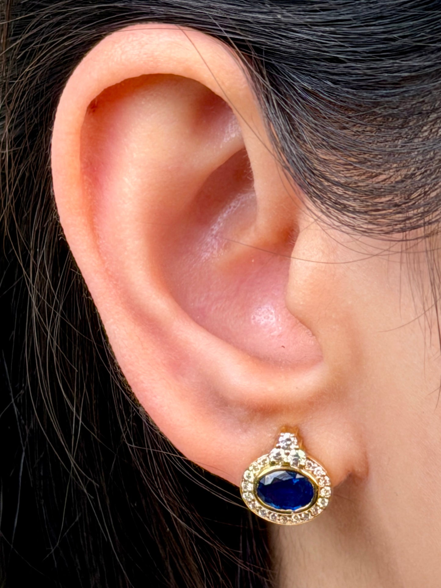 Sapphires & Diamond Halo Stud Ear Rings, 18K Yellow Gold.