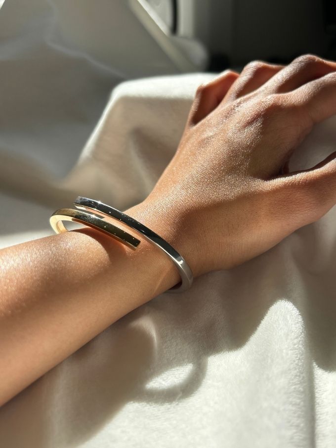Two Tone Split Yellow and White Gold Bangle in 9 Carat Gold