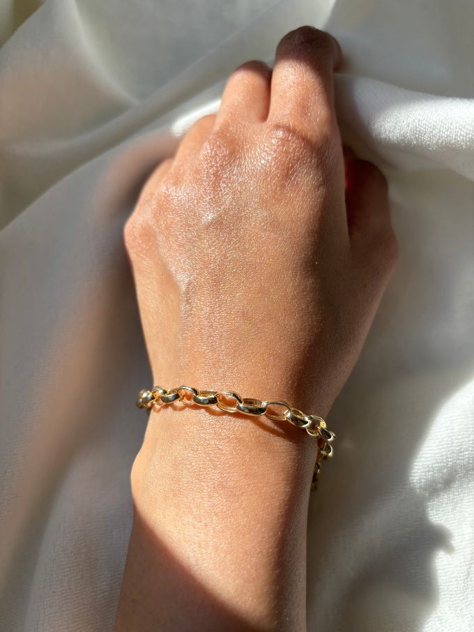 19cm Solid Oval Plain Belcher Bracelet in 9 Carat Yellow Gold