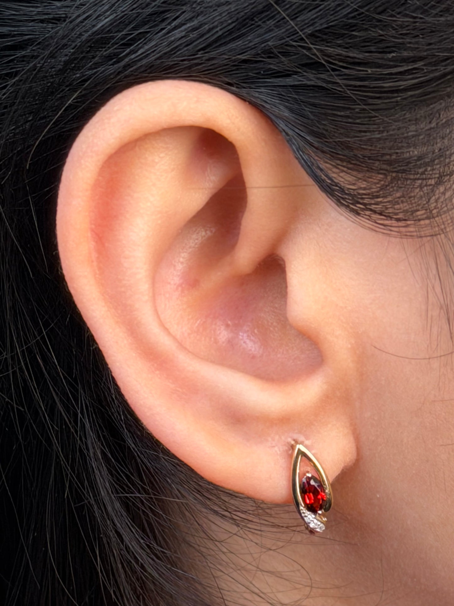 Garnet & Diamond Earrings in 9 Carat Yellow Gold