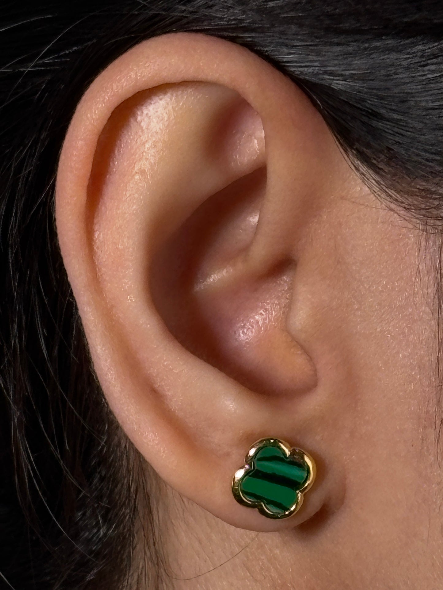 Large Malachite Clover Stud Earring in 9 Carat Yellow Gold