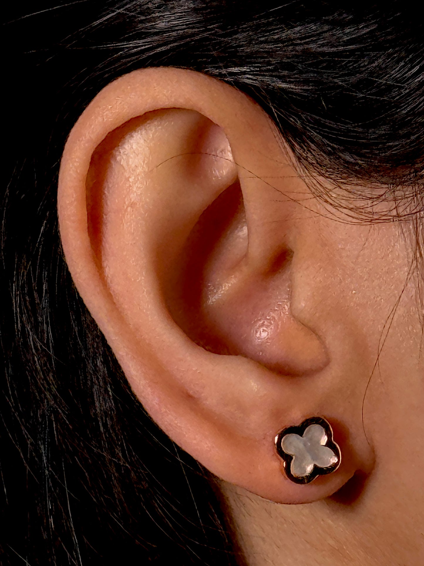 Mother Of Pearl Clover Stud Earring in 9 Carat Rose Gold