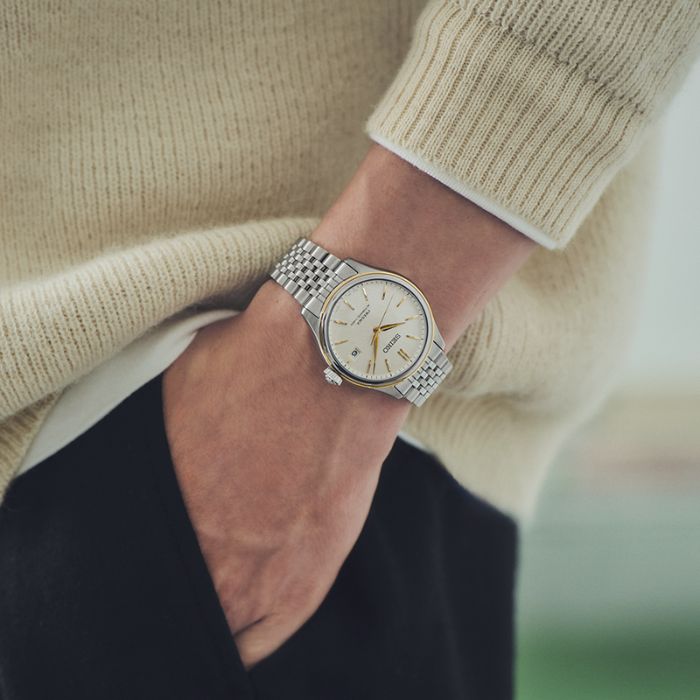 Seiko SPB478J Presage Classic Automatic with a Bracelet Band