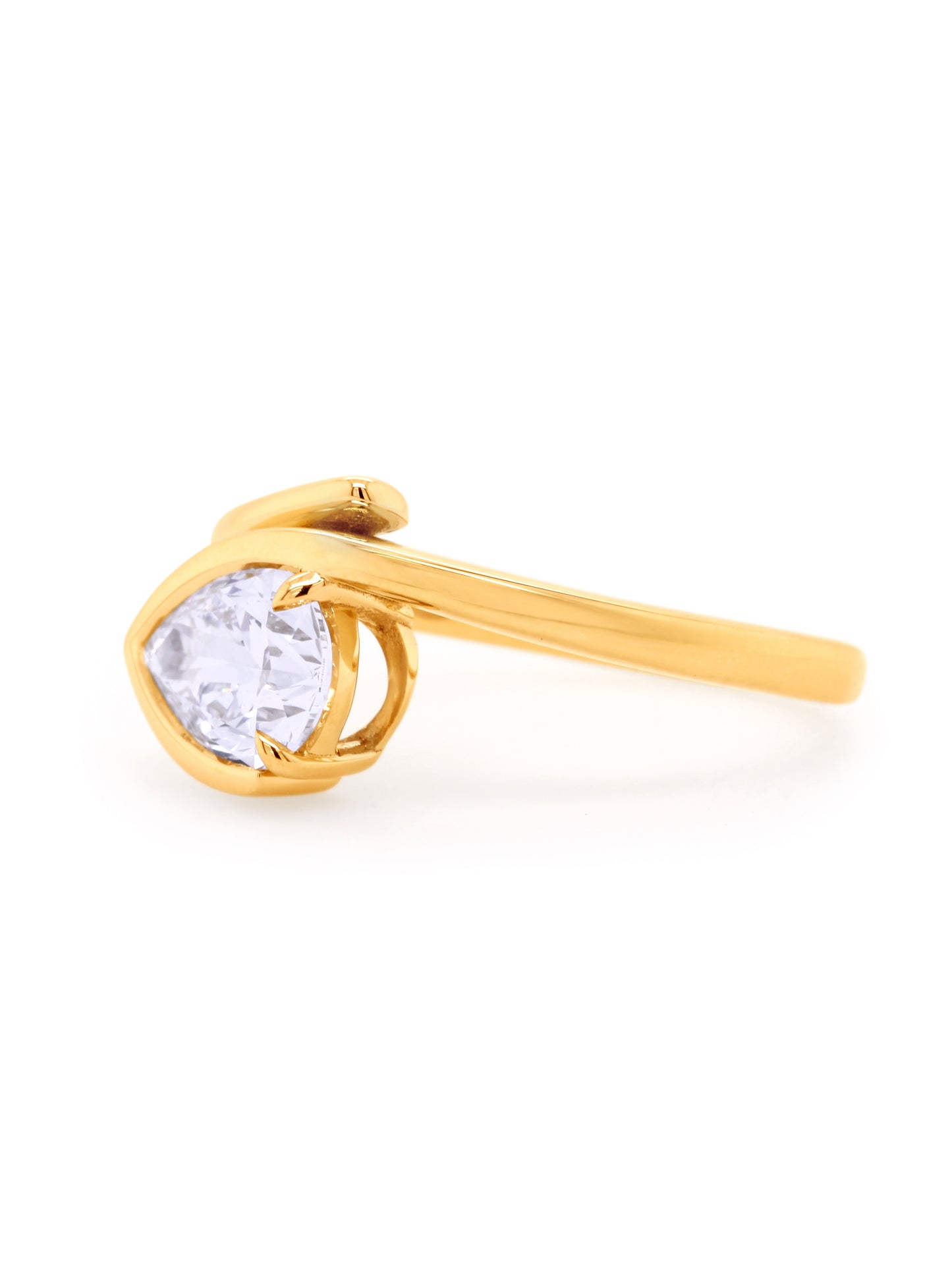 Lab Grown Pear Cut Diamond Ring in 9 Carat Yellow Gold