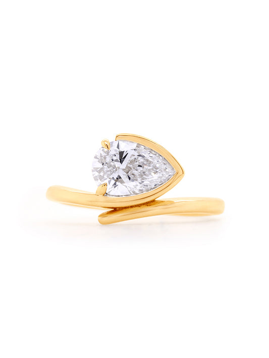 Lab Grown Pear Cut Diamond Ring in 9 Carat Yellow Gold
