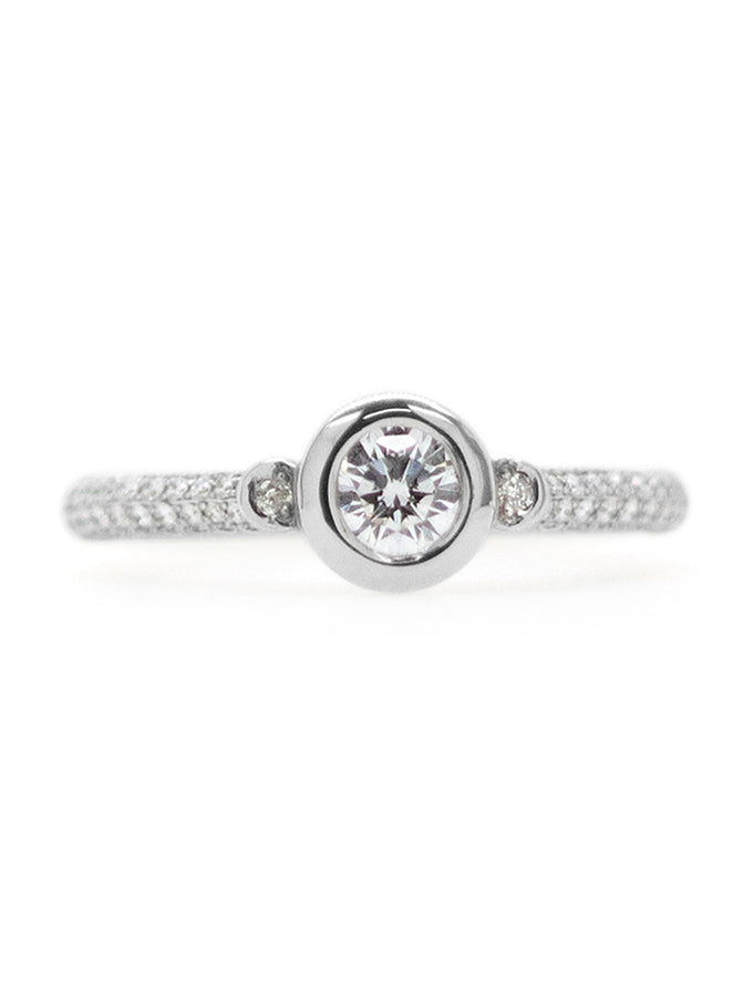 Intricate Solitaire Diamond Ring 18 Carat White Gold, T=0.67ct.