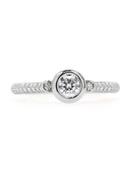 Intricate Solitaire Diamond Ring 18 Carat White Gold, T=0.67ct.