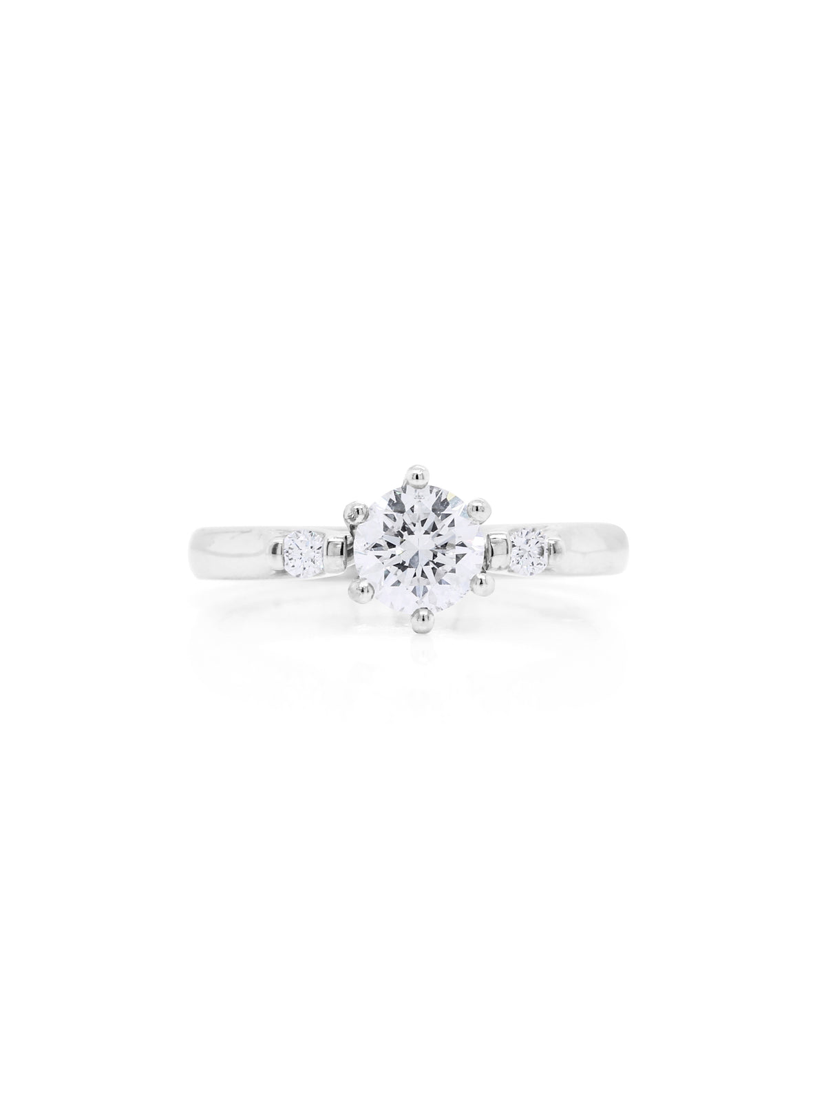 Stunning Diamond Ring in 18 Carat White Gold, T=0.81ct