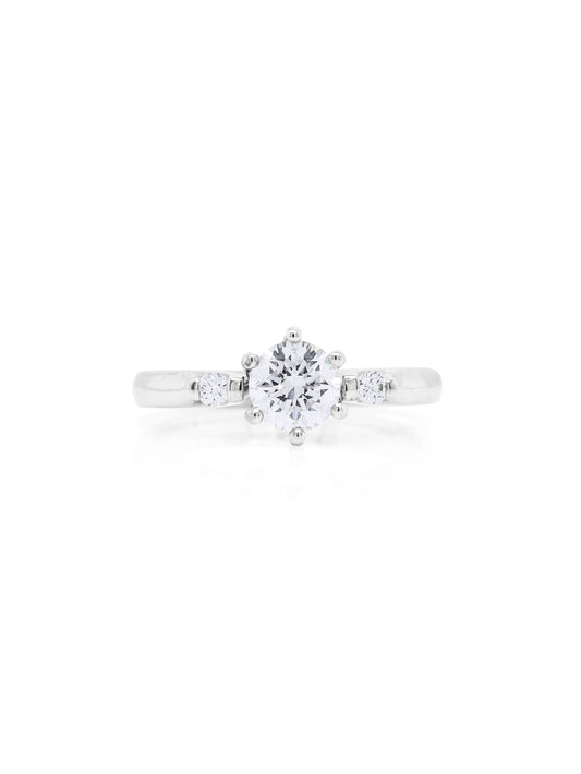 Stunning Diamond Ring in 18 Carat White Gold, T=0.81ct