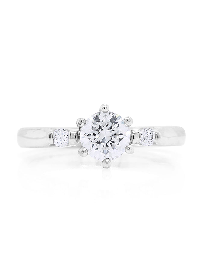 Stunning Diamond Ring in 18 Carat White Gold, T=0.81ct