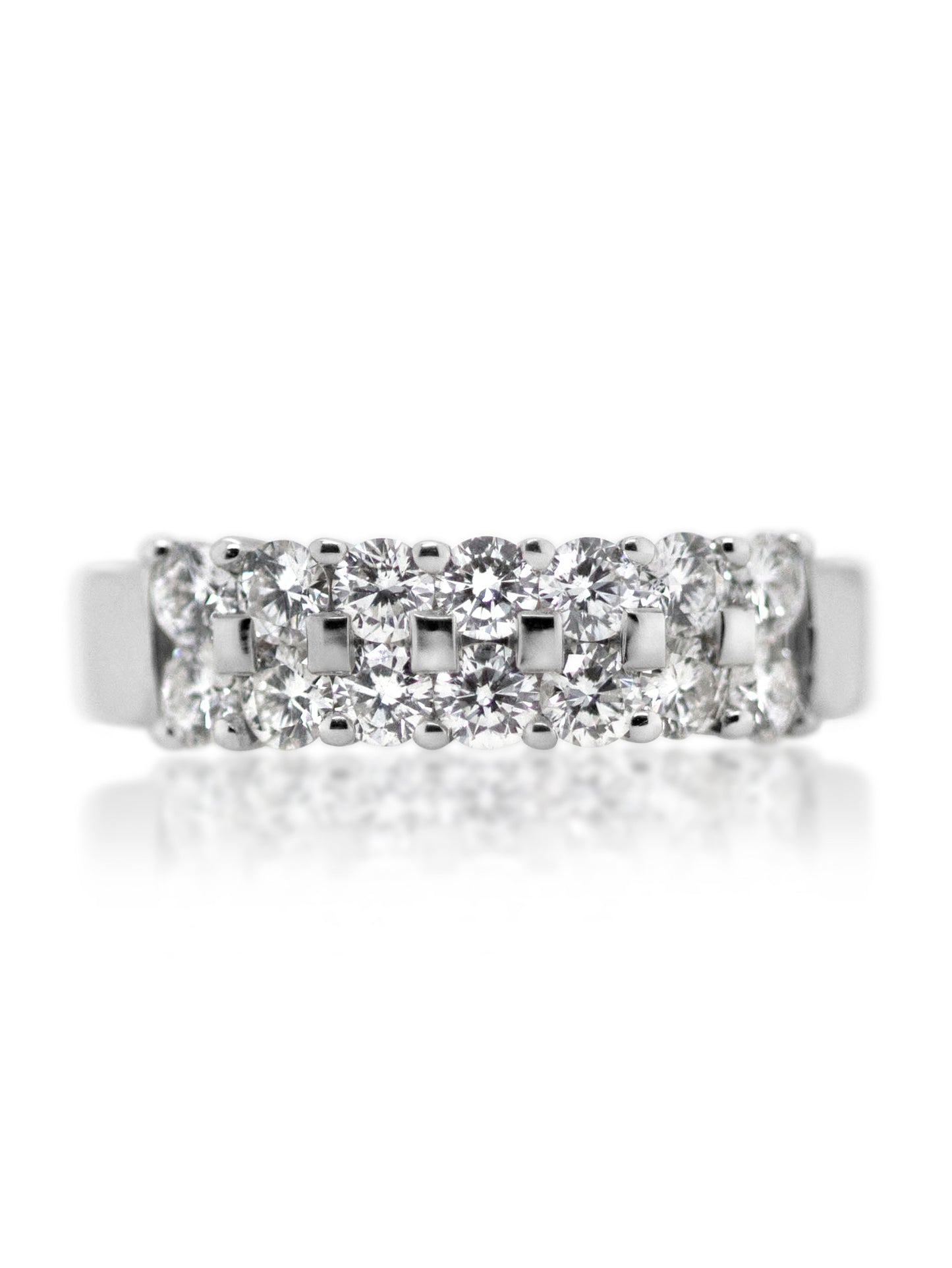 White Gold Diamond Set Ring, 18 Carat T=1.00ct.