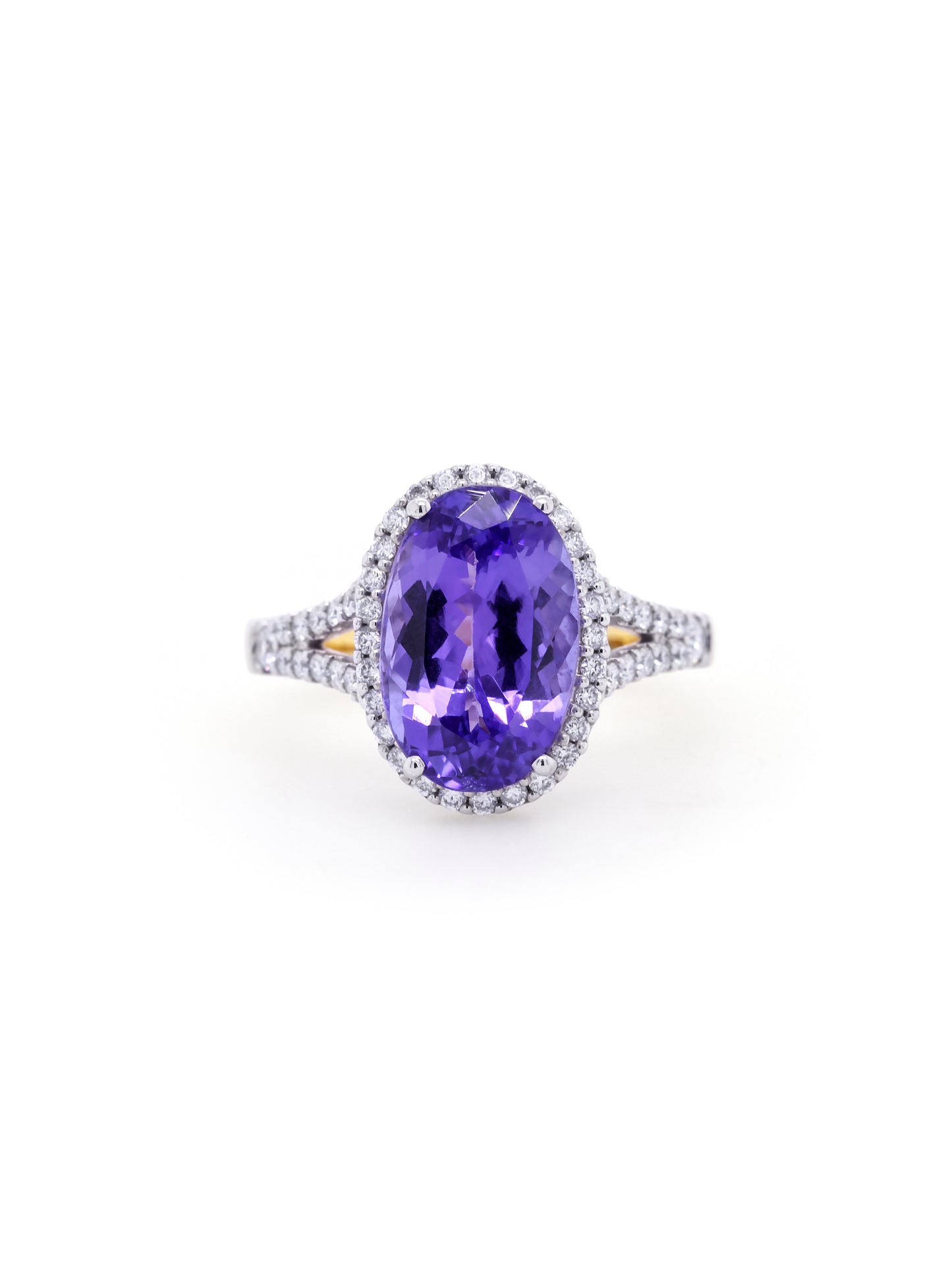 Tanzanite & Diamond Ring, 18 Carat Yellow Gold Ring