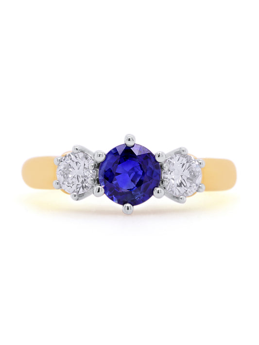 18ct Yellow Gold 2xDiamond & 6mm Royal Blue Sapphire ring.
