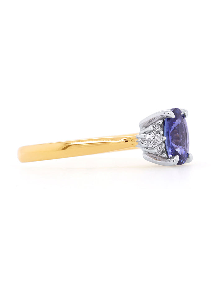 Oval Sapphire & Diamond Ring in 18 Carat Yellow Gold.