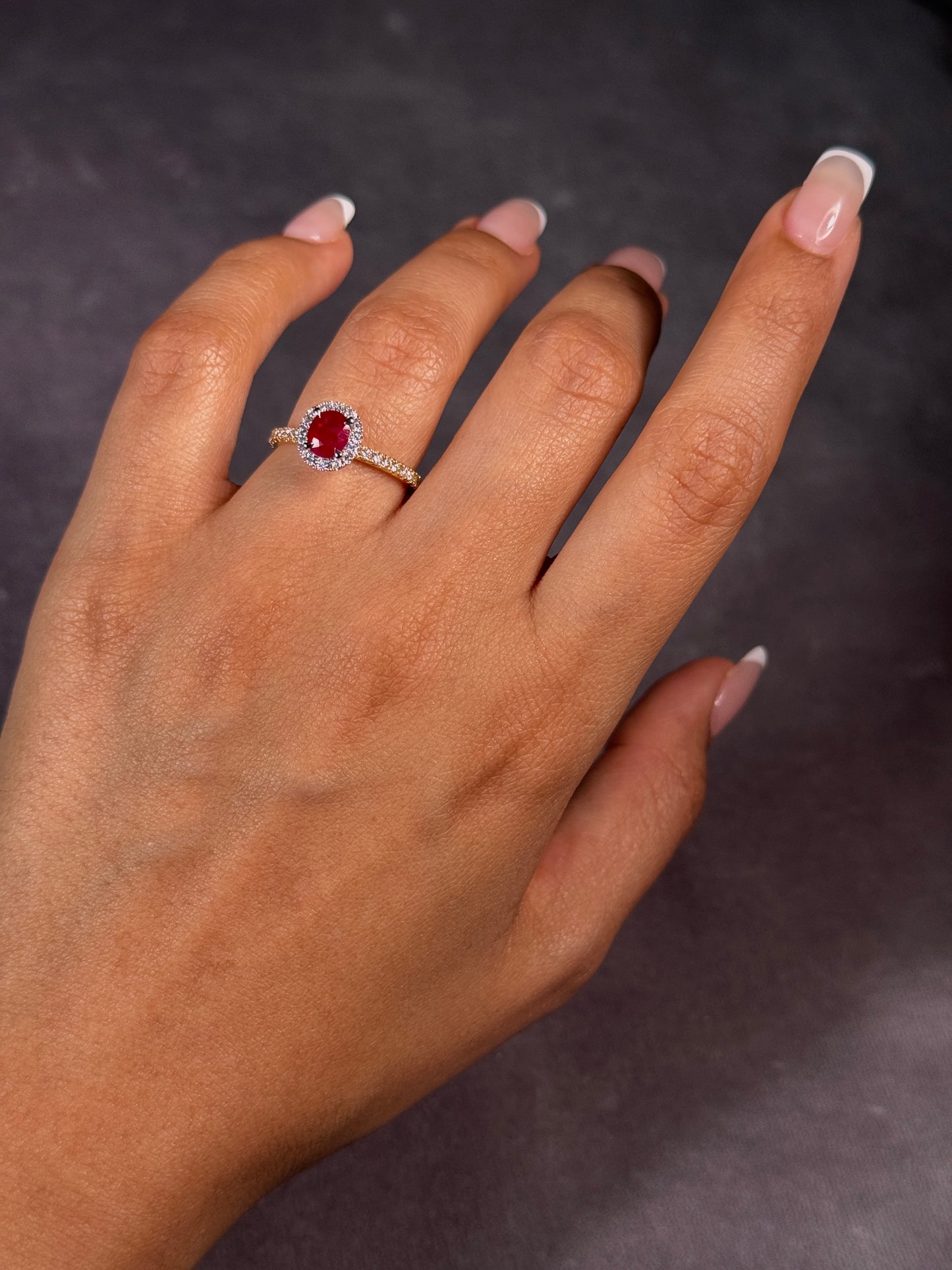 Natural Ruby & Diamond Ring, 18K Yellow Gold, Ruby=0.84ct.