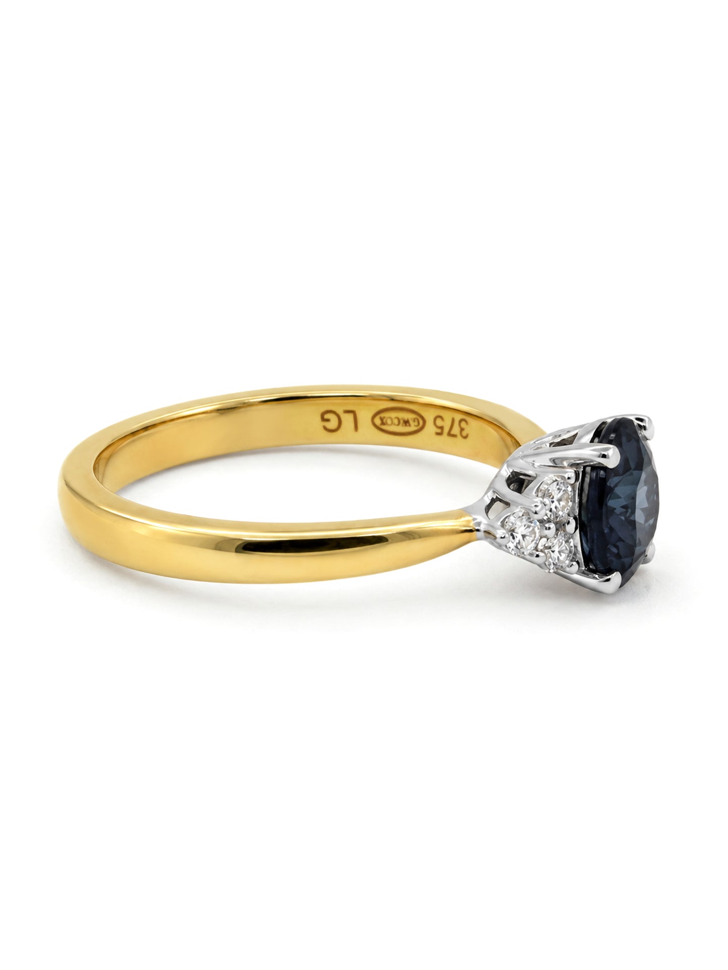 Natural Sapphire & Lab Grown Diamond Ring, 9K Yellow Gold.