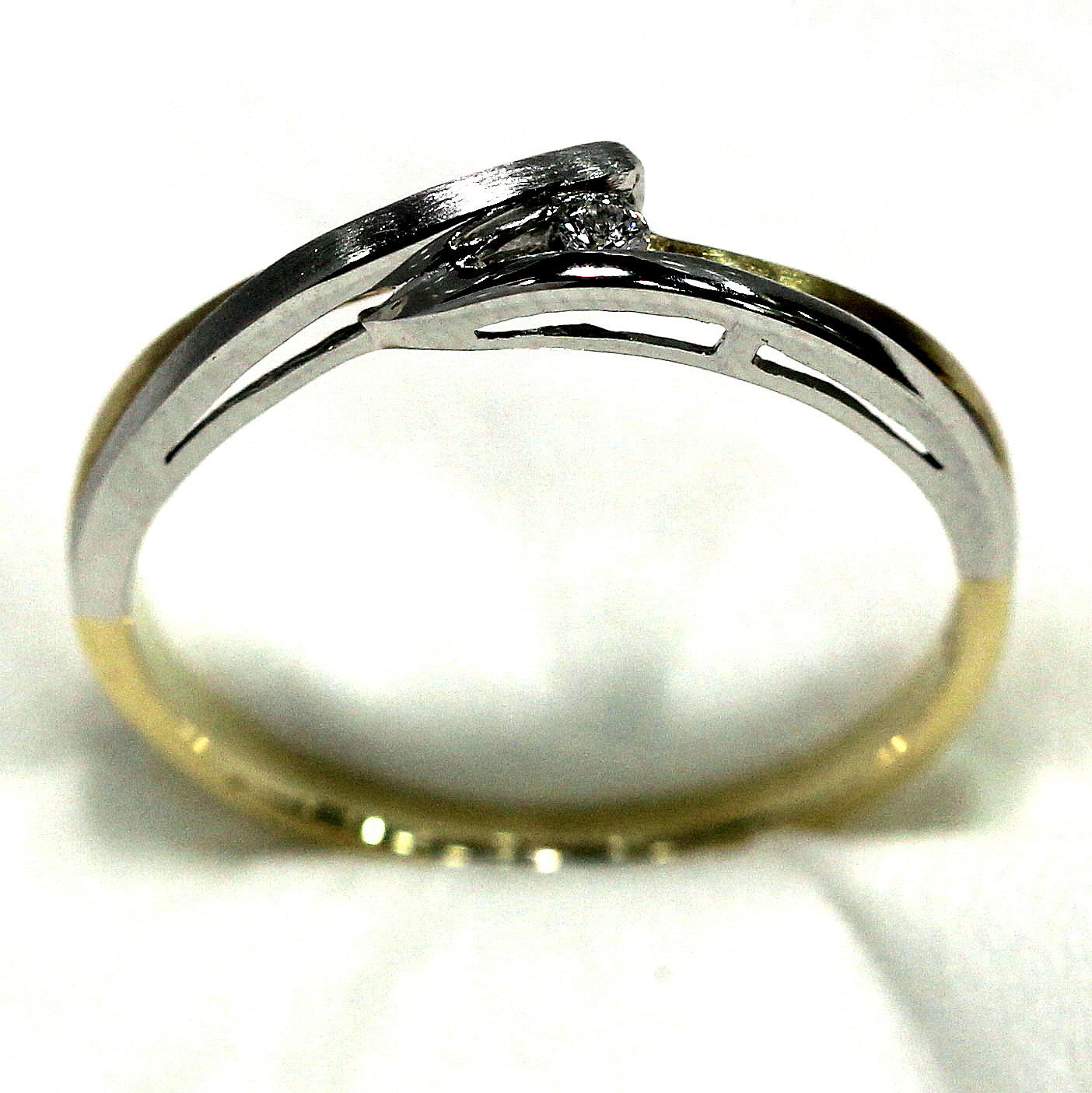 RING 9K 2T D=.03GSI RBC DIAMOND TENSION SET