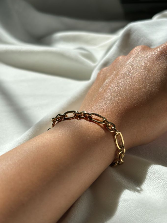 6.5mm Solid Oval Cable 3+1 Bracelet in 9 Carat Yellow Gold