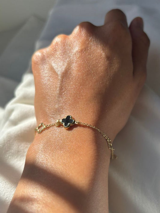 18.5cm Open Clover & Onyx Bracelet in 9 Carat Yellow Gold