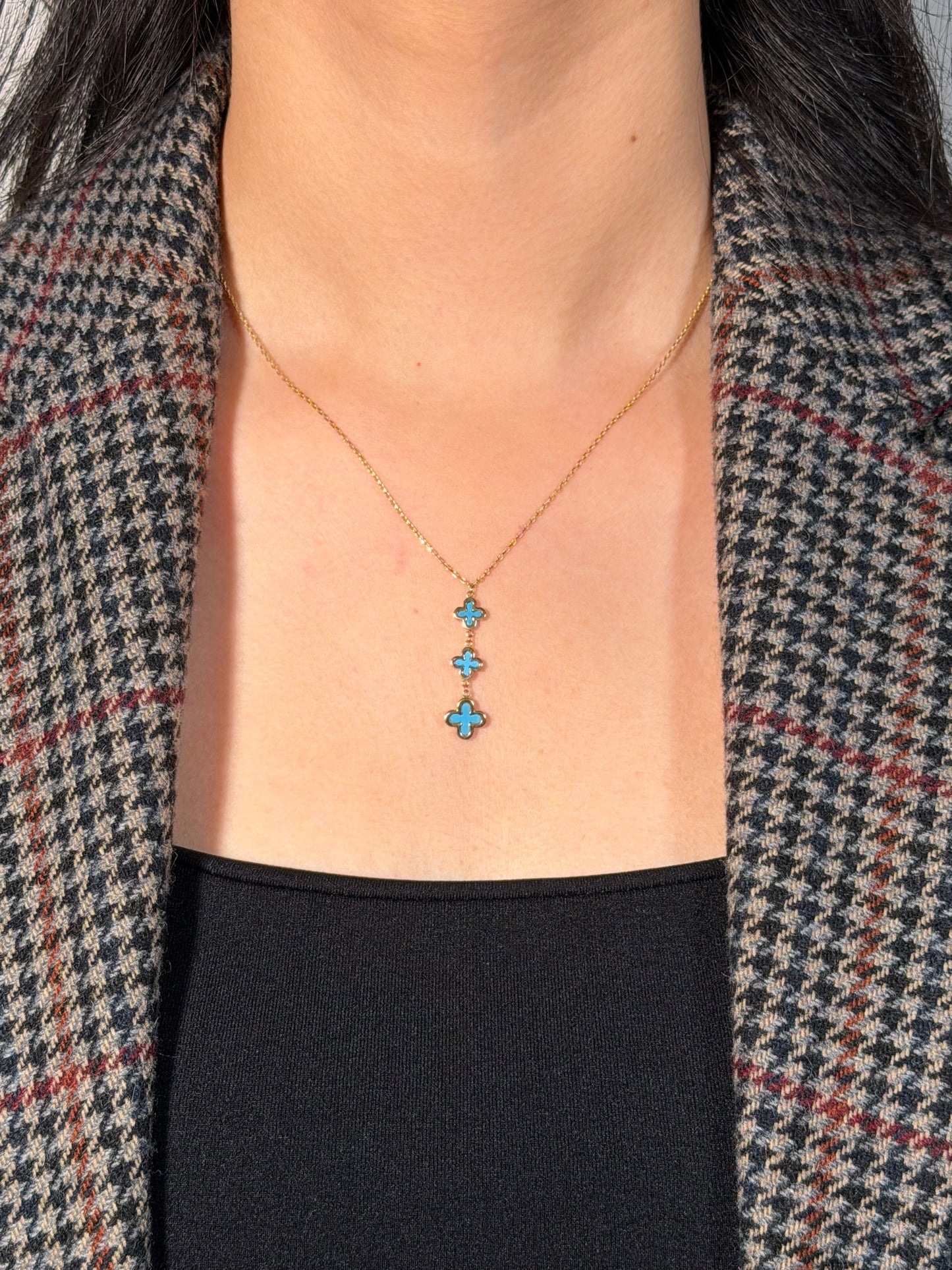 Synthetic Turquoise 3 Clover Lariat Pendant in 9 Carat Yellow Gold
