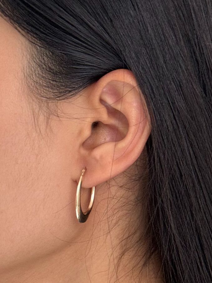 Oval Flat Graduated Hoop Earrings in 9 Carat Yellow Gold, 20mm