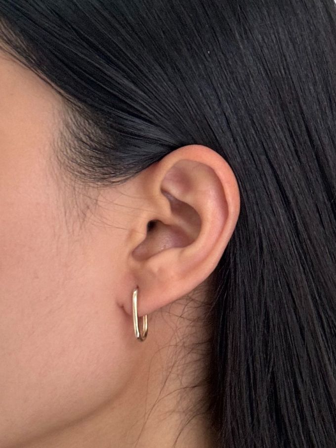 Oblong Huggie Earrings in 9 Carat Yellow Gold, 15x1.6mm