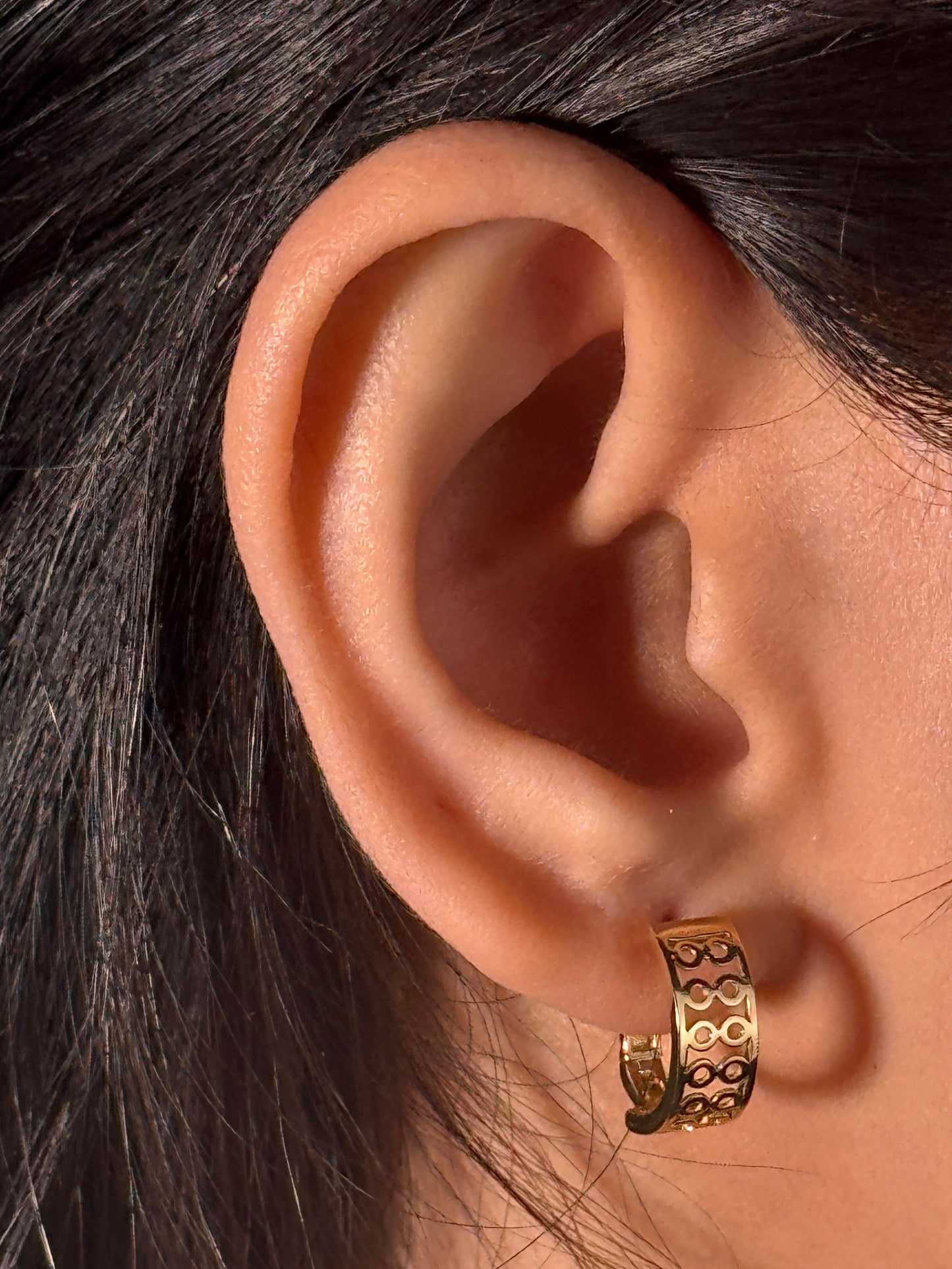 Circle Cut Out Hoop Earrings in 9 Carat Yellow Gold