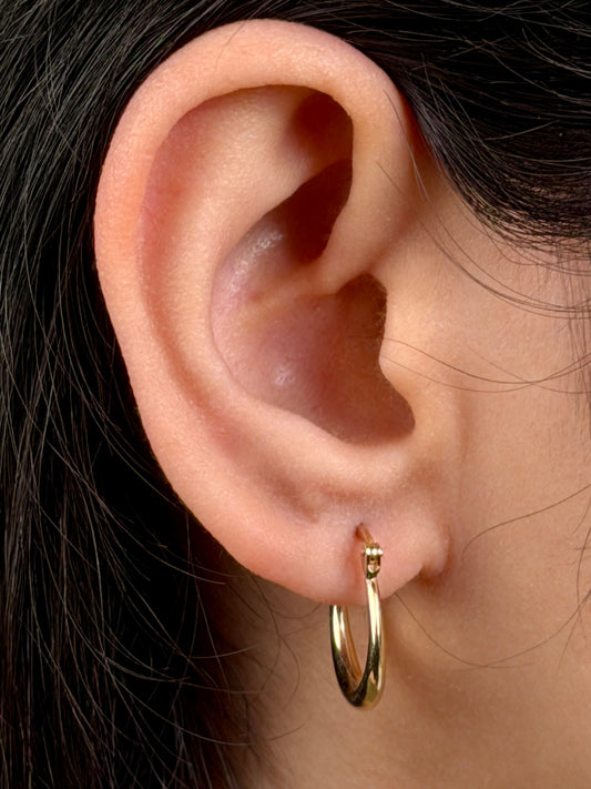 10mm Graduated Plain Hoop Earrings in 9 Carat Yellow Gold