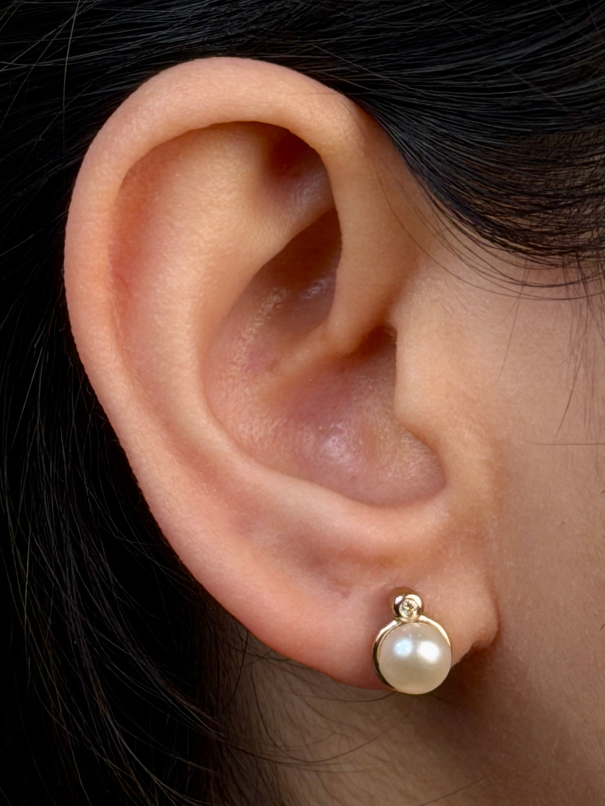 Freshwater Pearl Studs, Diamond set (.02ct), 9K Yellow Gold 6-6.5mm