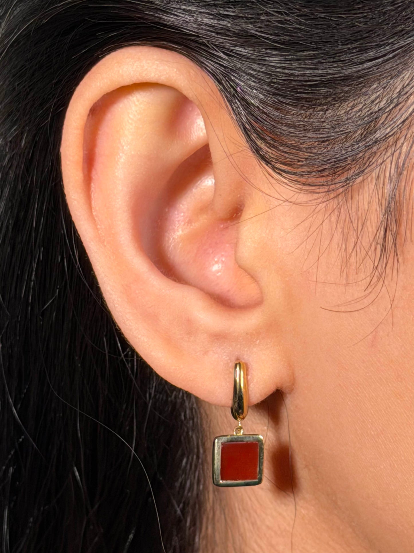 Carnelion Stud Drop Earrings in 9 Carat Yellow Gold