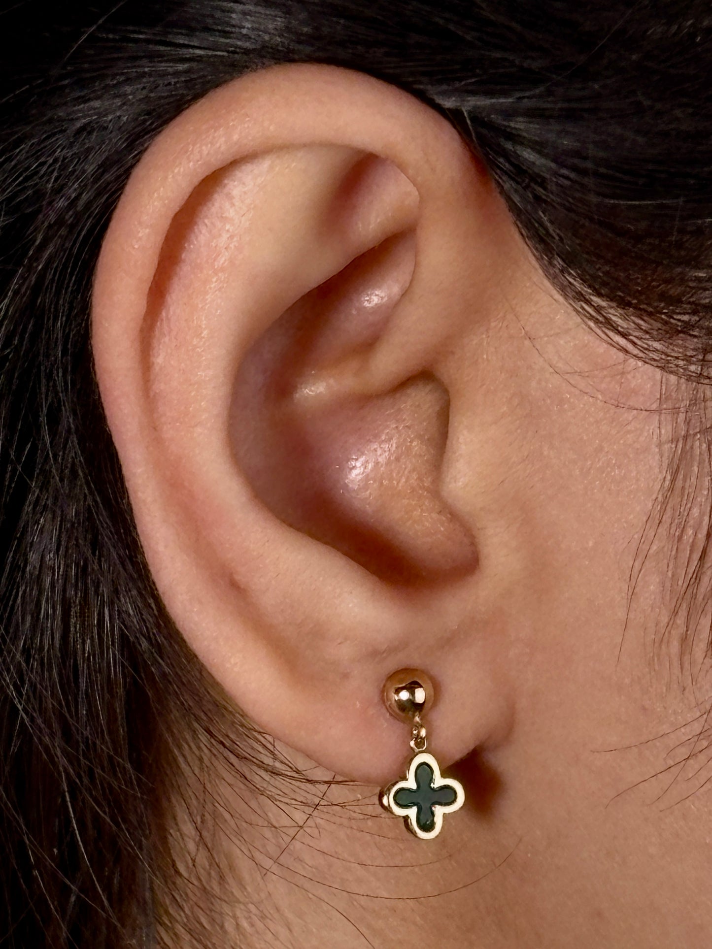 Malachite Clover Drop Earrings in 9 Carat Yellow Gold