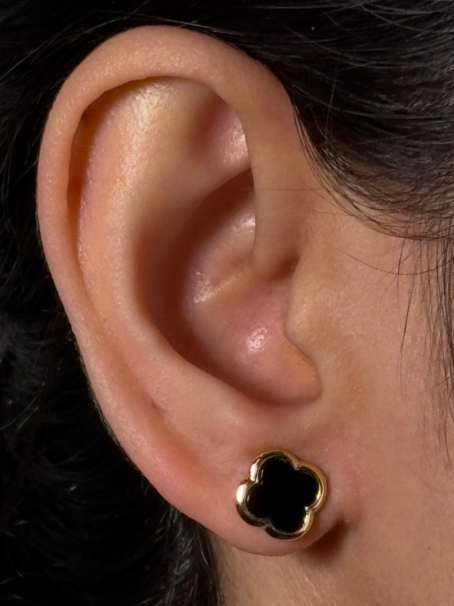 Black Onyx Clover Large Stud Earring in 9 Carat Yellow Gold
