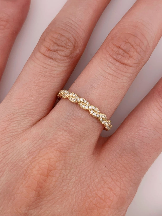 Diamond Set Band T=0.29ct, 18 Carat Yellow Gold