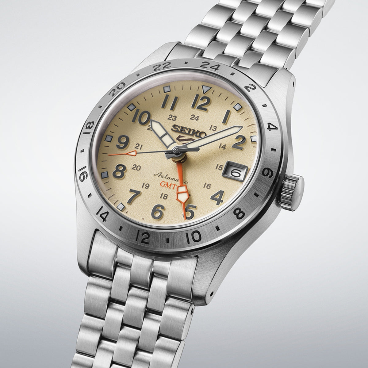 HDB002K Seiko 5 Field Series, G.M.T Bracelet Band